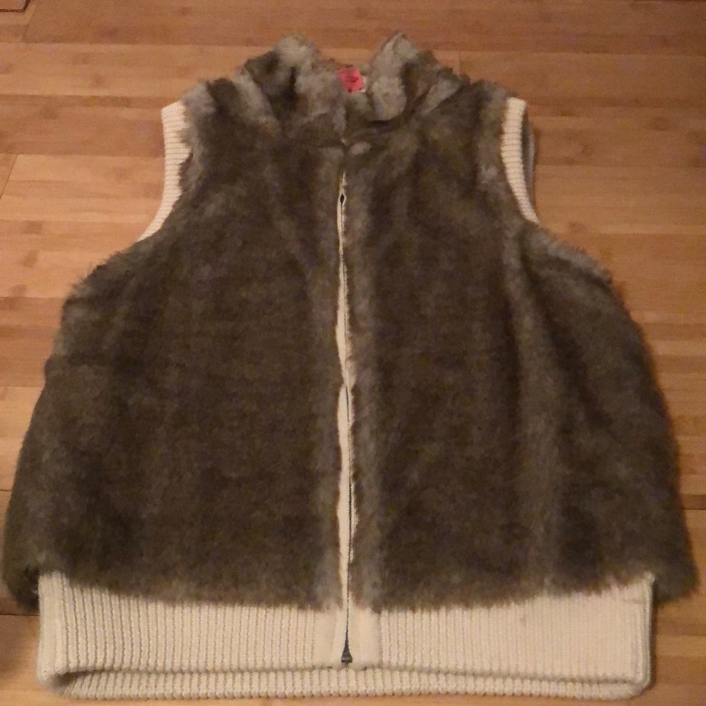 Ann Taylor Faux Fur Reversible Vest - Picture 2 of 8